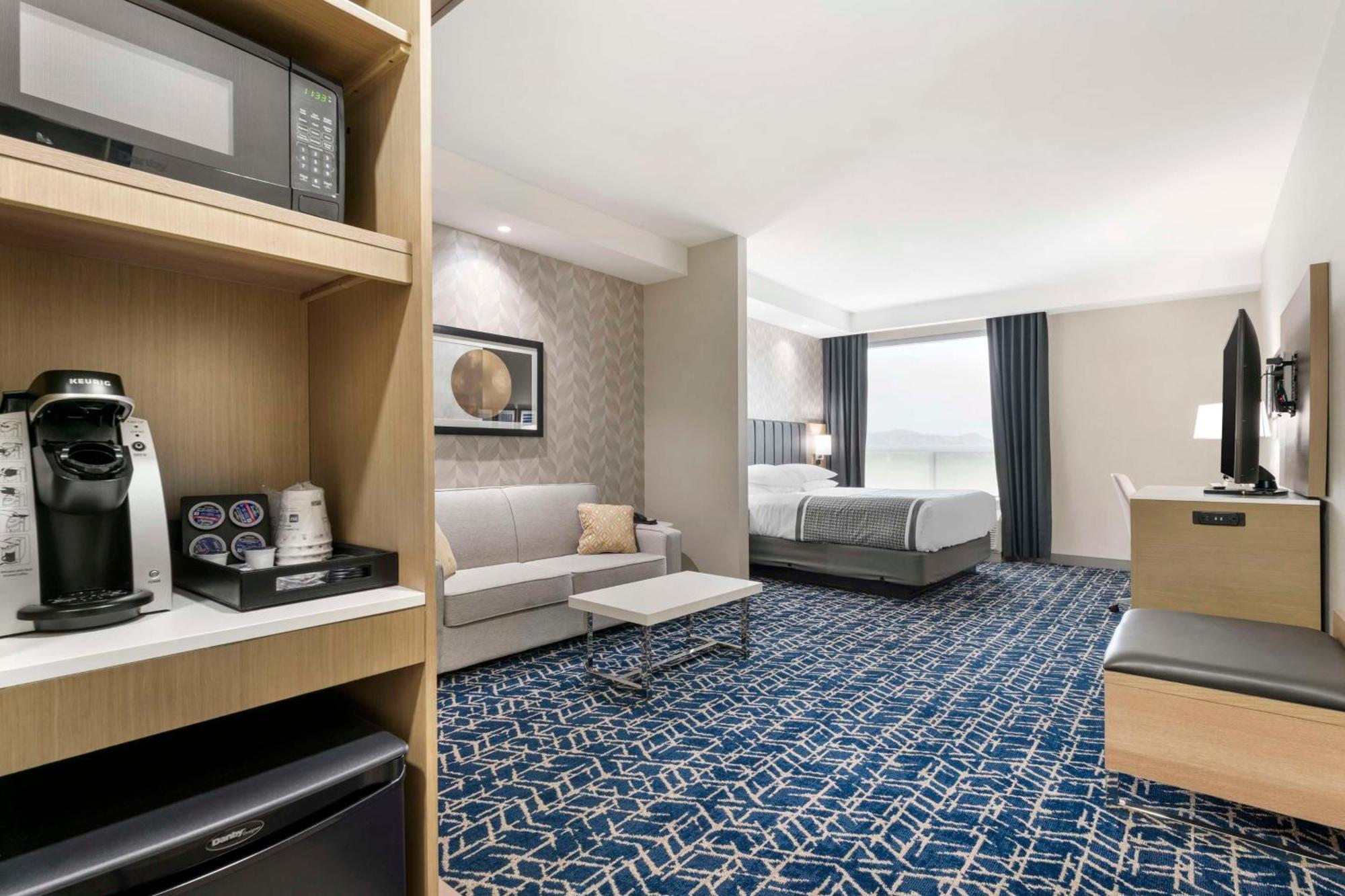 Best Western Premier Route 97 Vernon Exterior foto